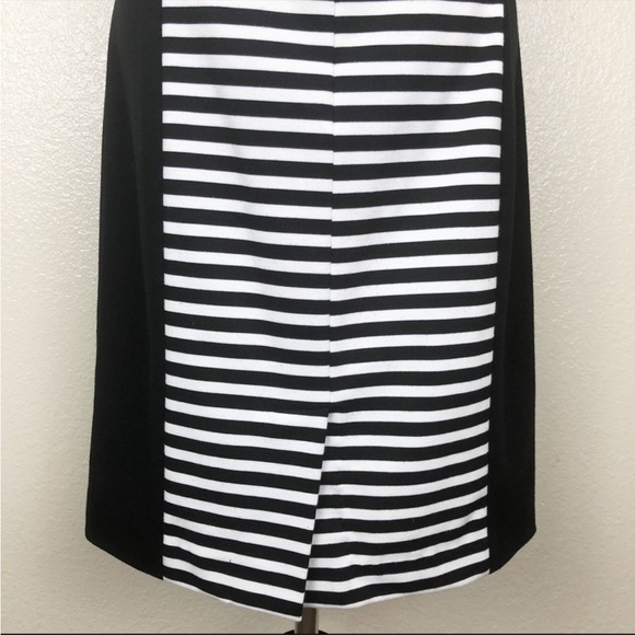 Calvin Klein Black and White Striped Pencil Skirt w/Black Side Panels - Size 4 - Picture 3 of 11